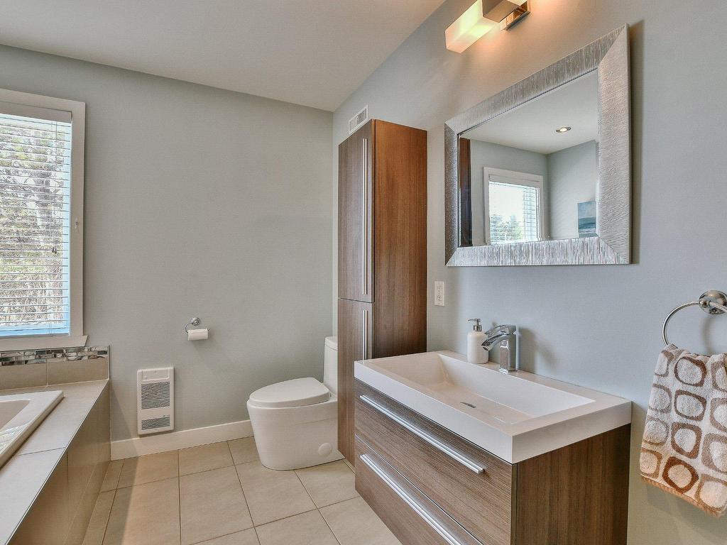 









2624


4e Rue

,
Sainte-Sophie,




QC
J5J1P2

