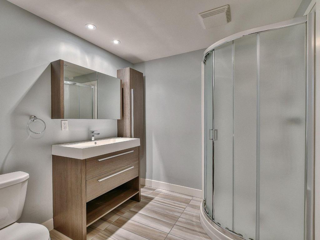 









2624


4e Rue

,
Sainte-Sophie,




QC
J5J1P2

