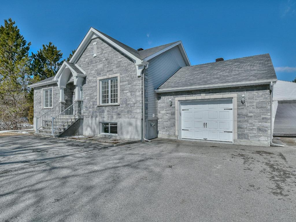 









2624


4e Rue

,
Sainte-Sophie,




QC
J5J1P2

