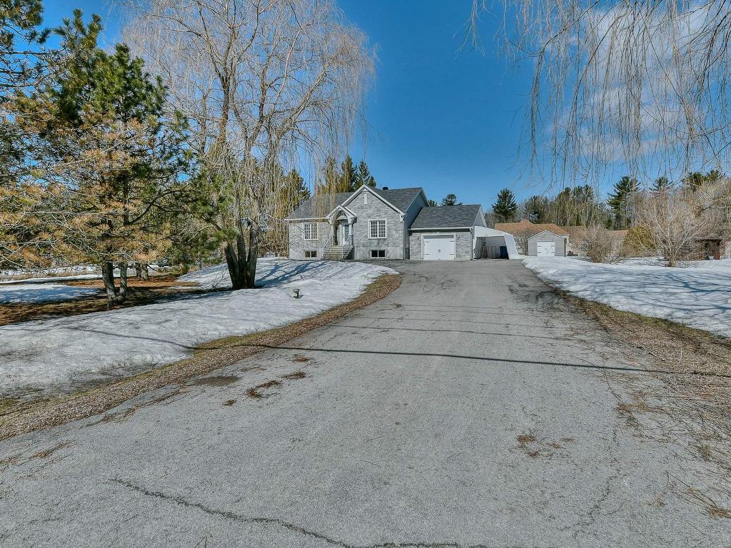 









2624


4e Rue

,
Sainte-Sophie,




QC
J5J1P2

