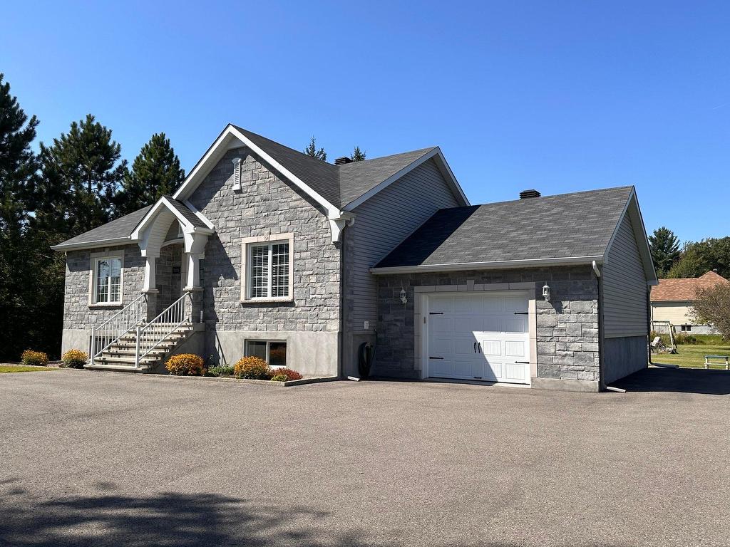 









2624


4e Rue

,
Sainte-Sophie,




QC
J5J1P2

