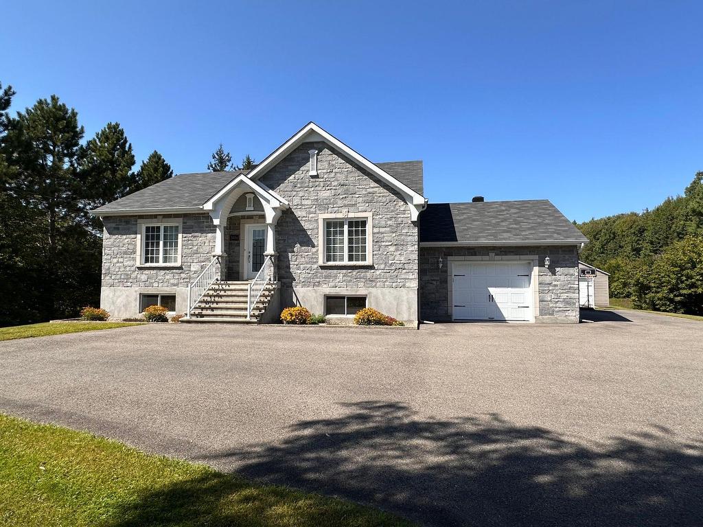 









2624


4e Rue

,
Sainte-Sophie,




QC
J5J1P2

