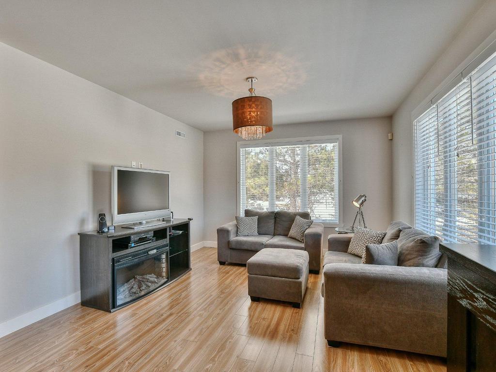 









2624


4e Rue

,
Sainte-Sophie,




QC
J5J1P2

