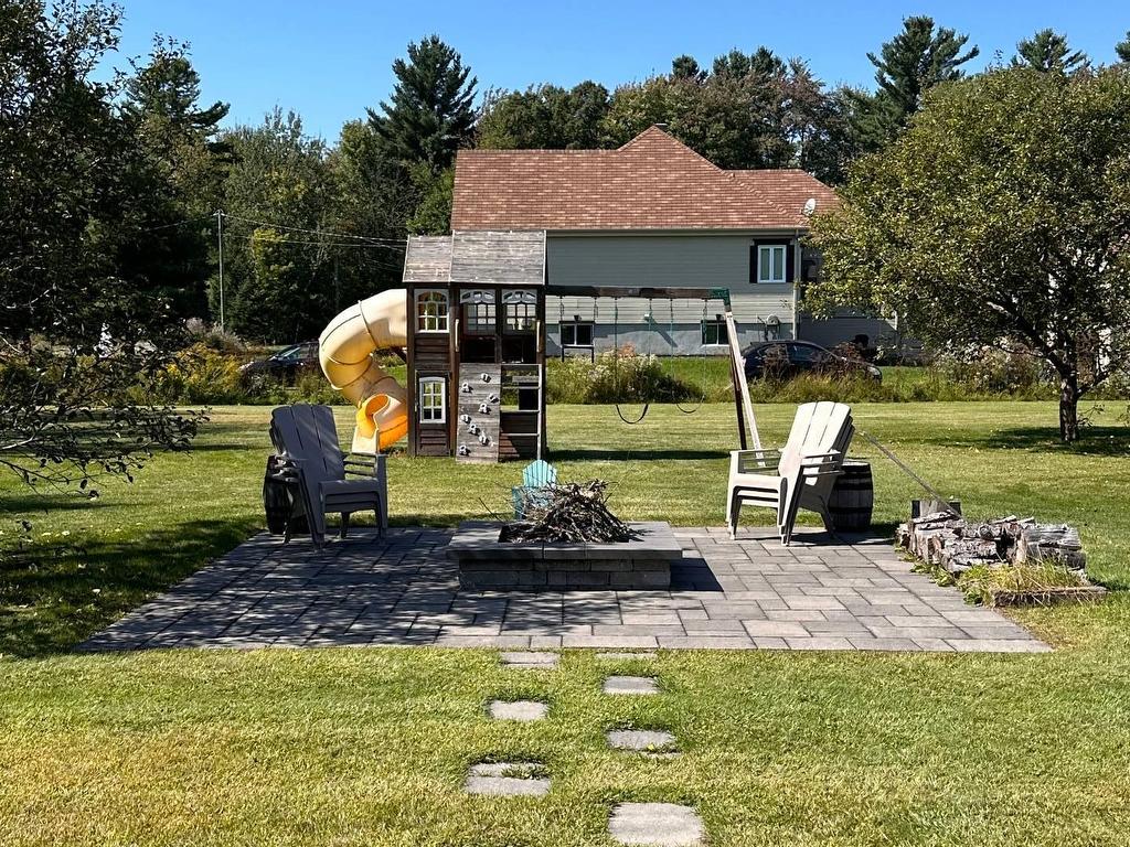 









2624


4e Rue

,
Sainte-Sophie,




QC
J5J1P2

