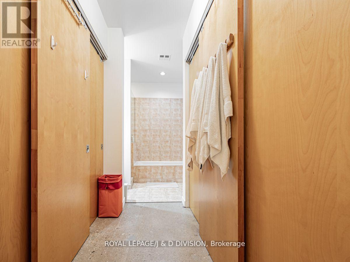 












PH21 - 155 DALHOUSIE STREET

,
Toronto,




Ontario
M5B2P7

