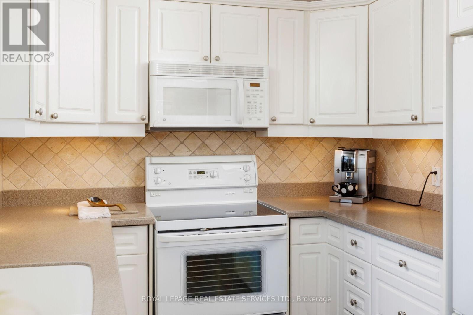 












2358 CANSO ROAD

,
Oakville,




Ontario
L6J5W6

