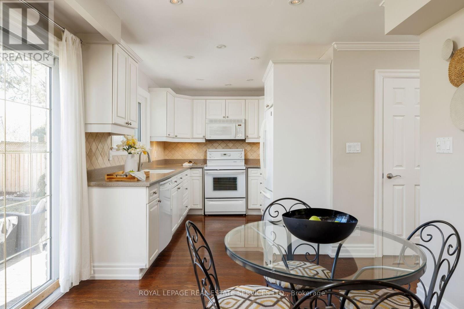 












2358 CANSO ROAD

,
Oakville,




Ontario
L6J5W6

