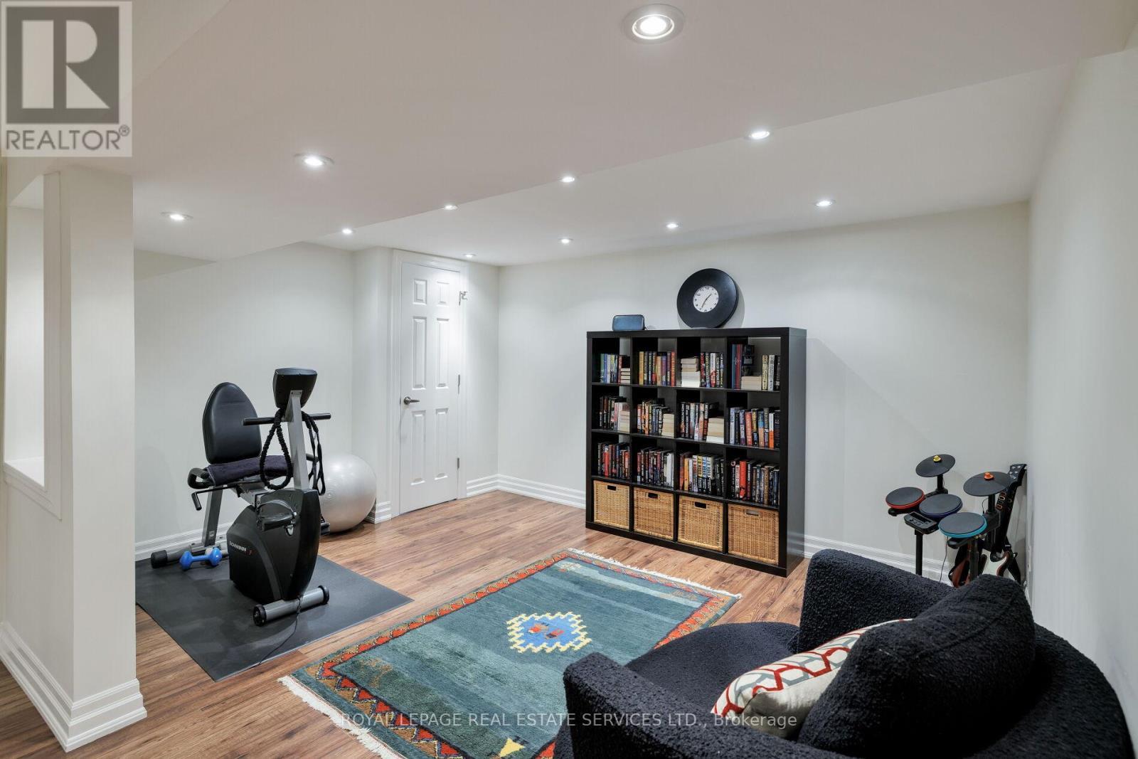 












2358 CANSO ROAD

,
Oakville,




Ontario
L6J5W6

