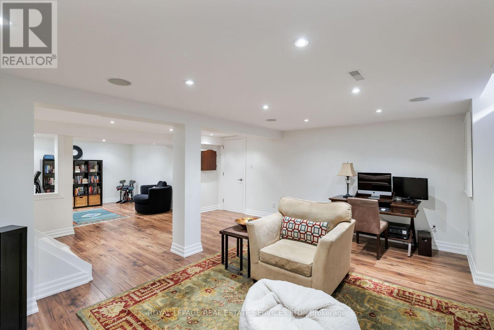 












2358 CANSO ROAD

,
Oakville,




Ontario
L6J5W6

