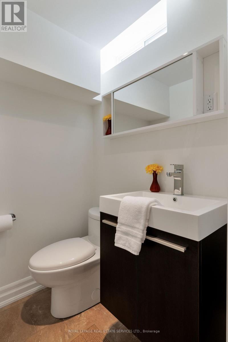 












2358 CANSO ROAD

,
Oakville,




Ontario
L6J5W6

