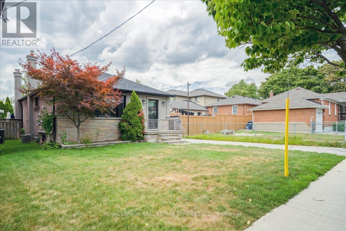 












14 RAMSBURY ROAD

,
Toronto,




Ontario
M8Z4V3

