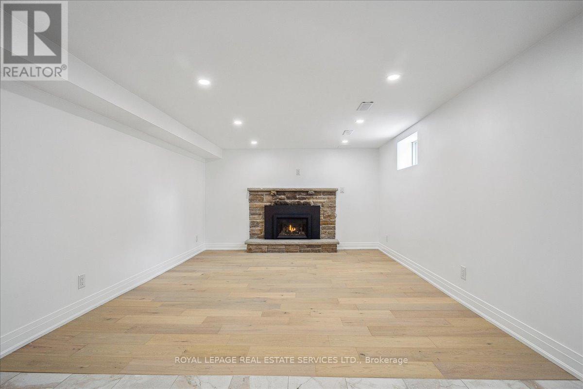 












14 RAMSBURY ROAD

,
Toronto,




Ontario
M8Z4V3

