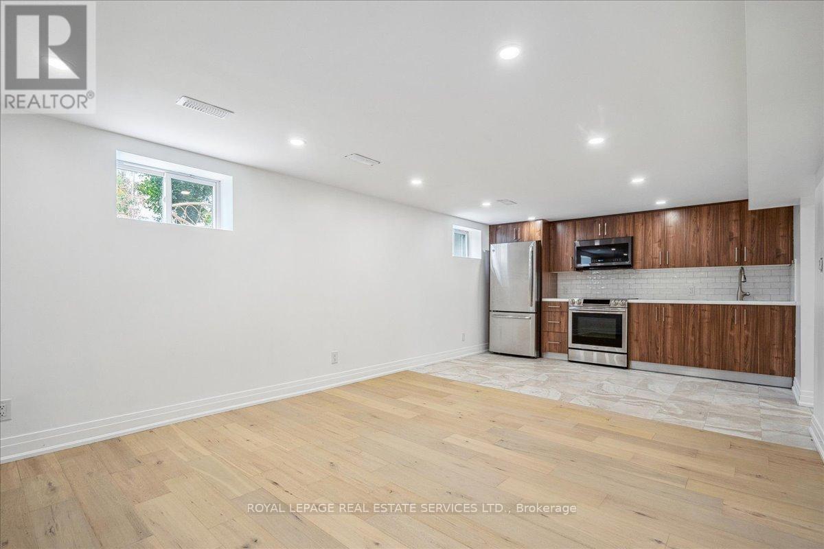 












14 RAMSBURY ROAD

,
Toronto,




Ontario
M8Z4V3

