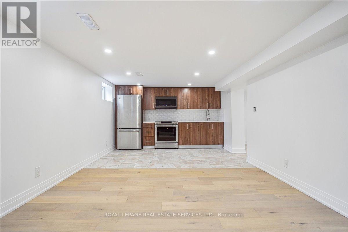 












14 RAMSBURY ROAD

,
Toronto,




Ontario
M8Z4V3

