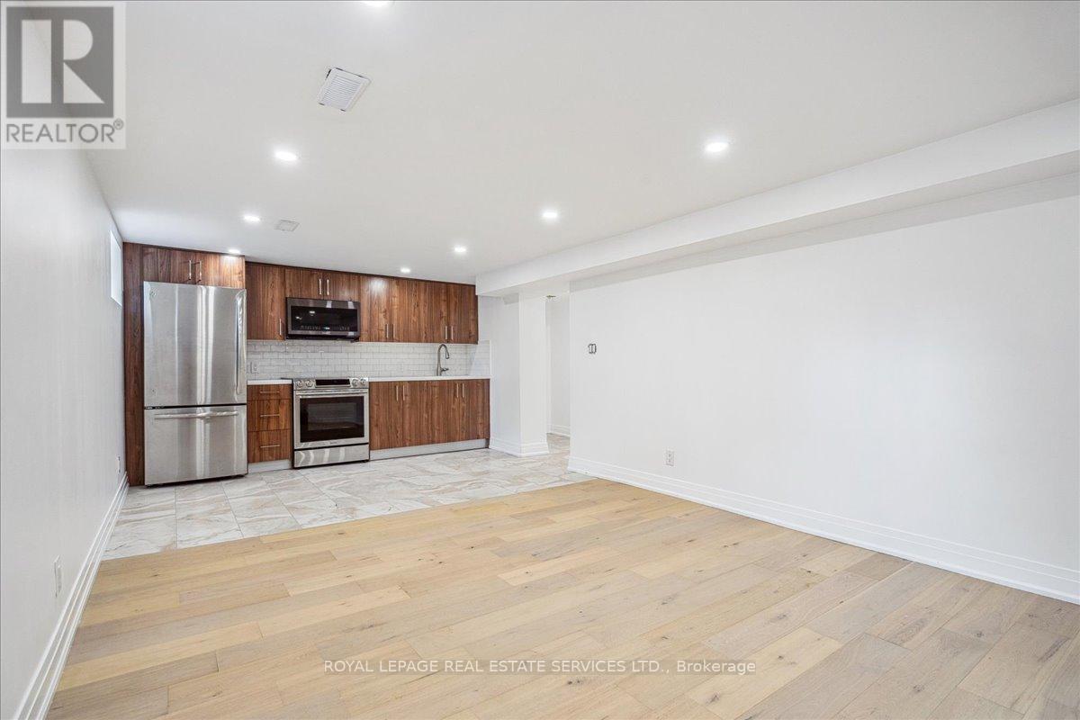 












14 RAMSBURY ROAD

,
Toronto,




Ontario
M8Z4V3

