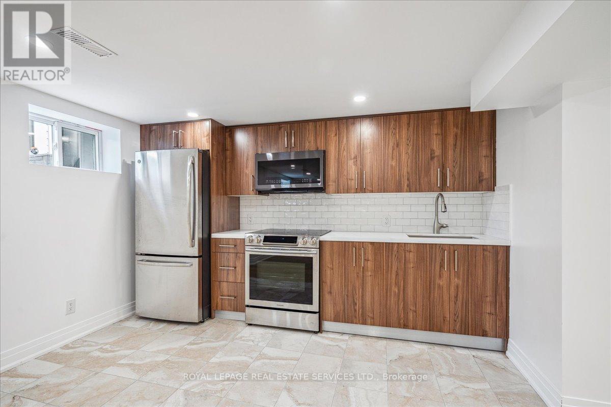 












14 RAMSBURY ROAD

,
Toronto,




Ontario
M8Z4V3

