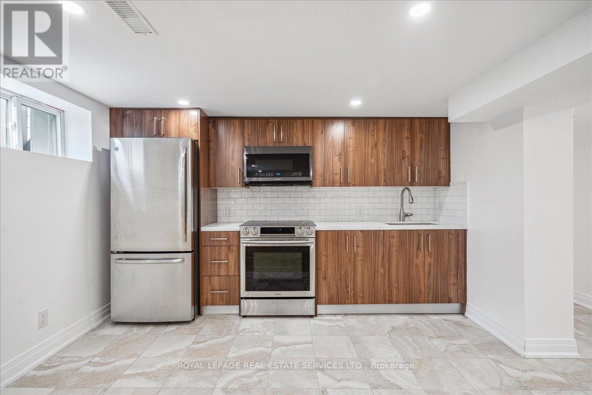 












14 RAMSBURY ROAD

,
Toronto,




Ontario
M8Z4V3

