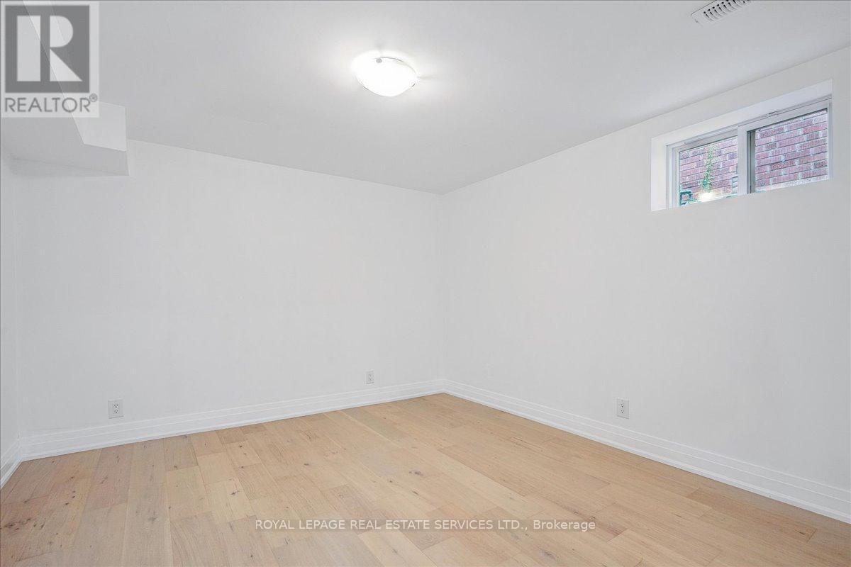 












14 RAMSBURY ROAD

,
Toronto,




Ontario
M8Z4V3

