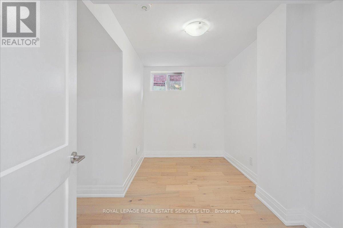 












14 RAMSBURY ROAD

,
Toronto,




Ontario
M8Z4V3

