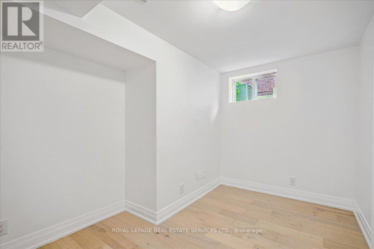 












14 RAMSBURY ROAD

,
Toronto,




Ontario
M8Z4V3


