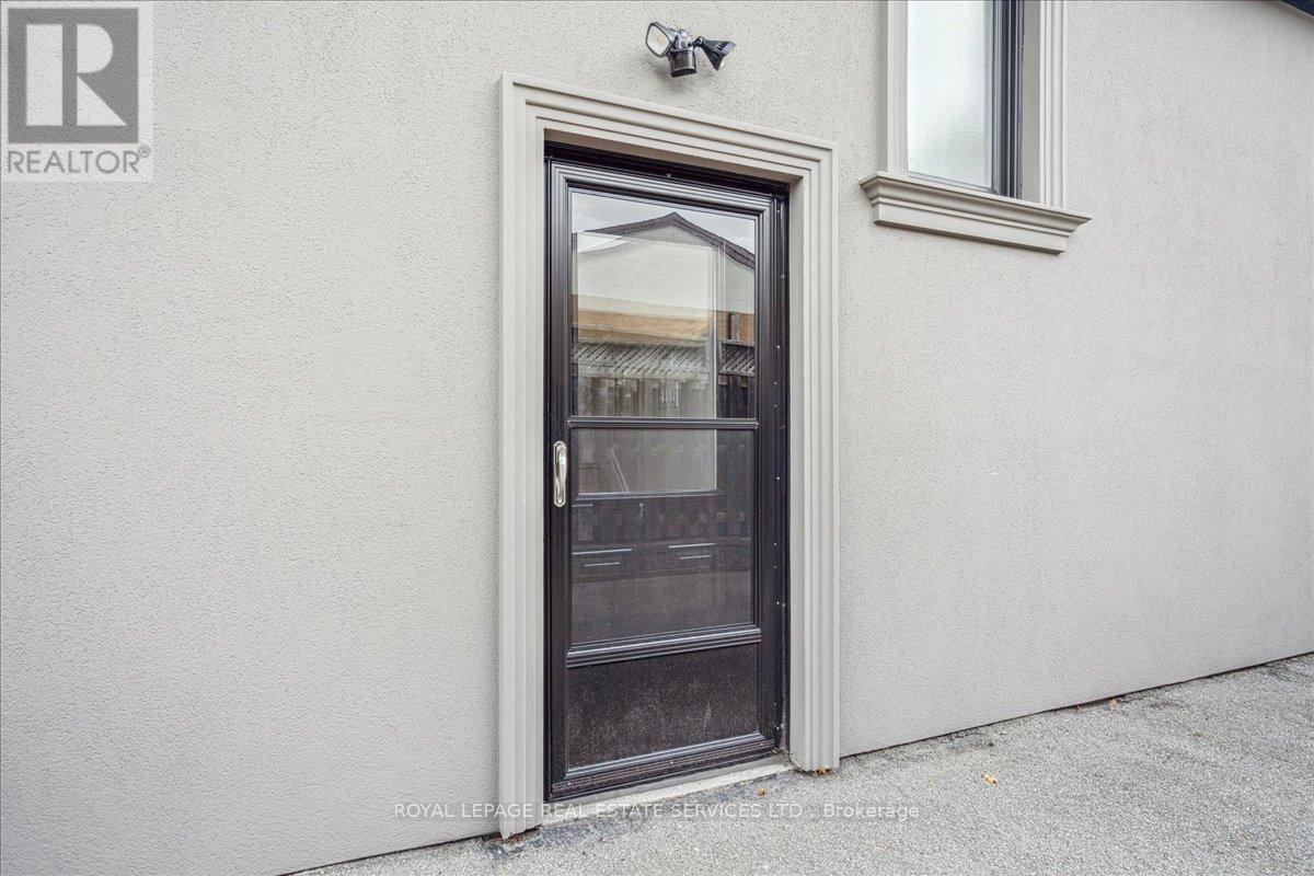 












14 RAMSBURY ROAD

,
Toronto,




Ontario
M8Z4V3

