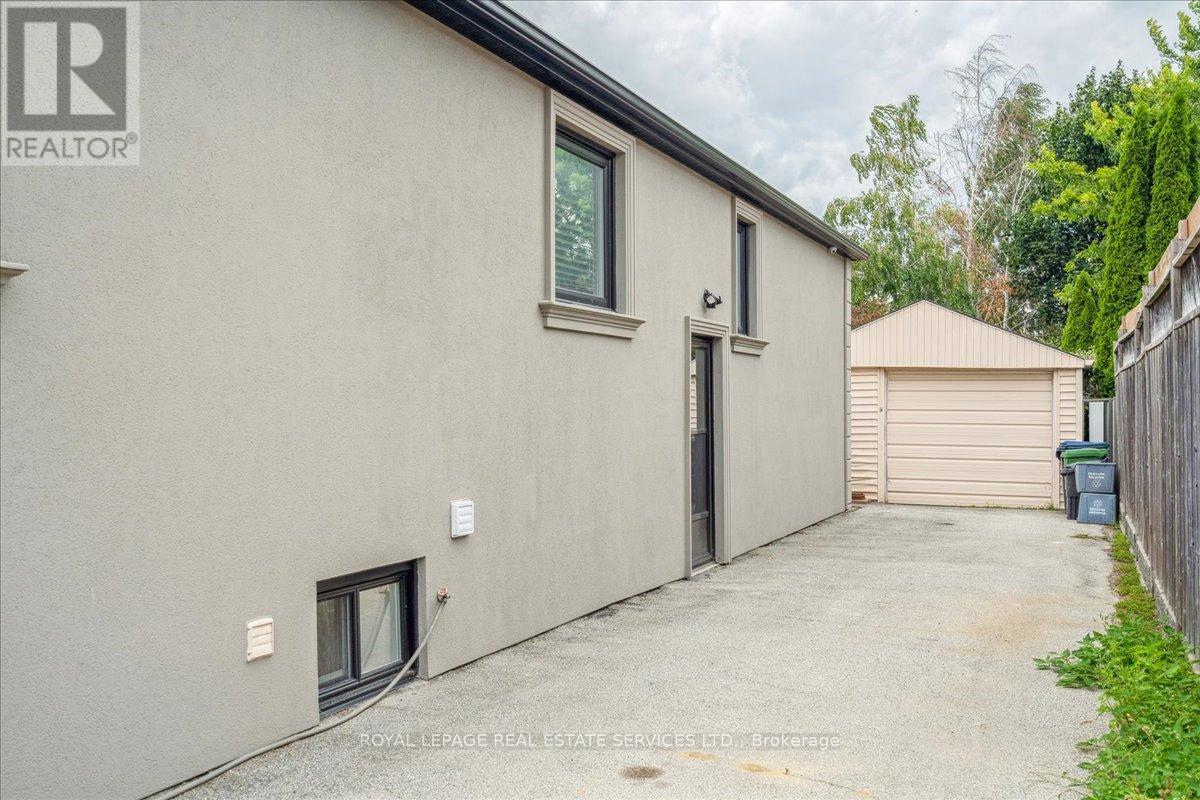 












14 RAMSBURY ROAD

,
Toronto,




Ontario
M8Z4V3

