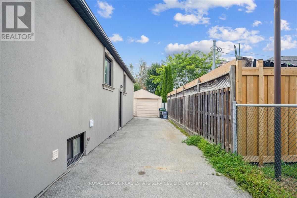 












14 RAMSBURY ROAD

,
Toronto,




Ontario
M8Z4V3

