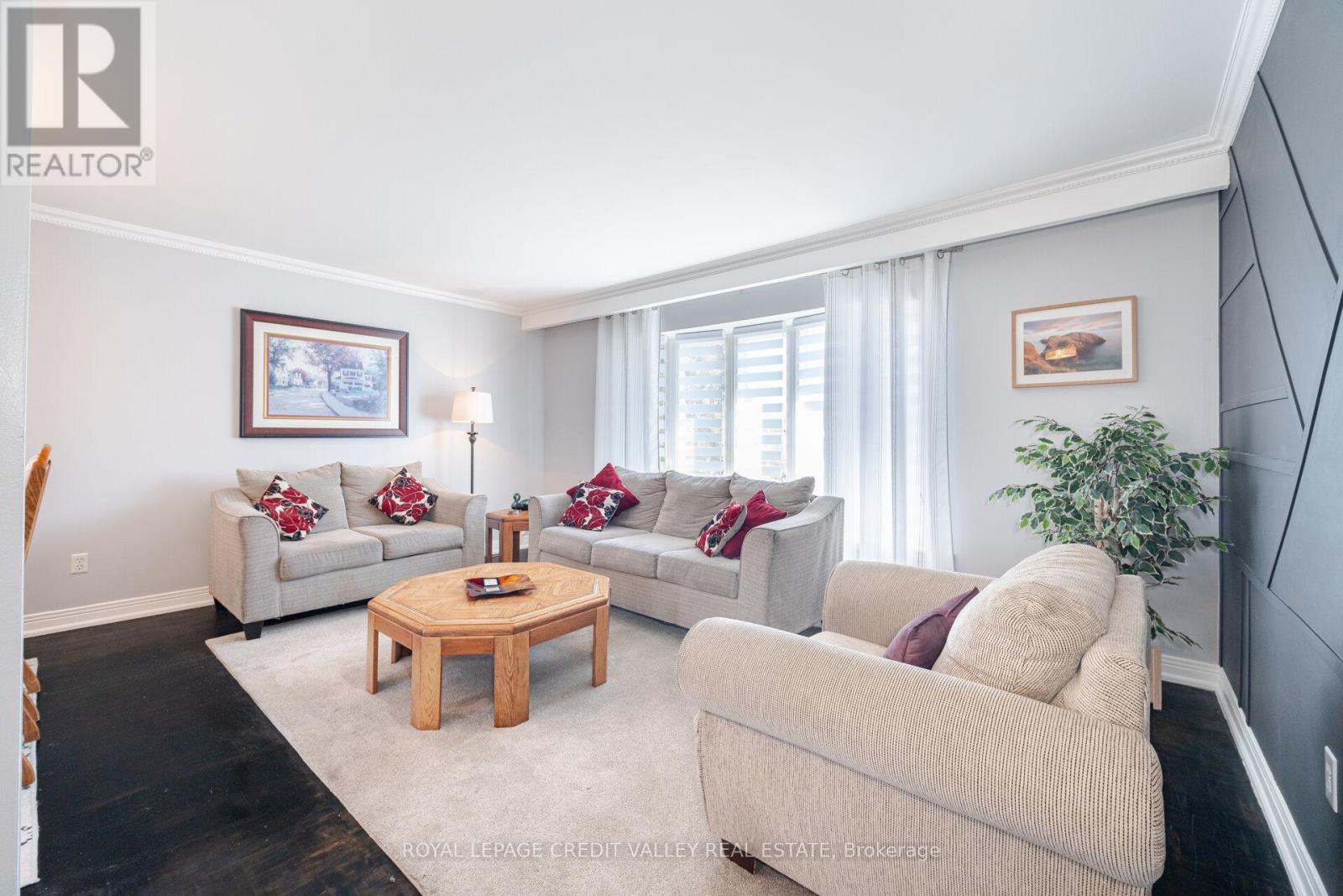 












54 GONDOLA CRESCENT

,
Brampton,




Ontario
L6S1W6

