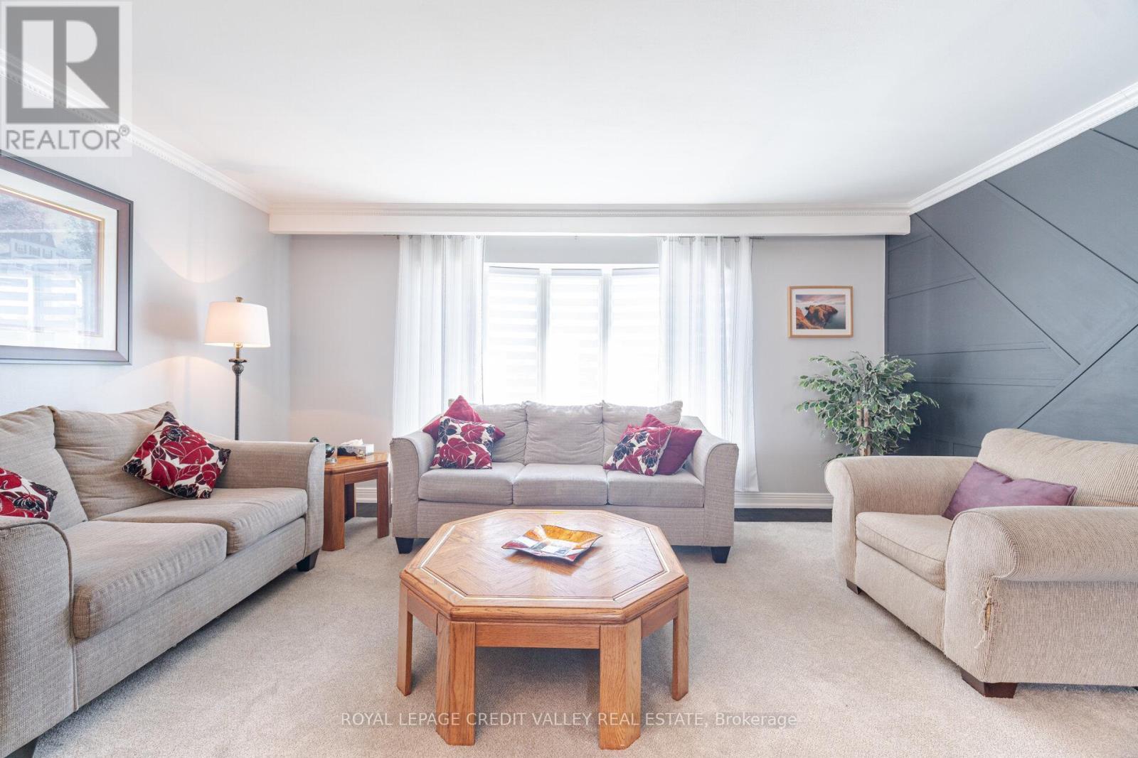 












54 GONDOLA CRESCENT

,
Brampton,




Ontario
L6S1W6


