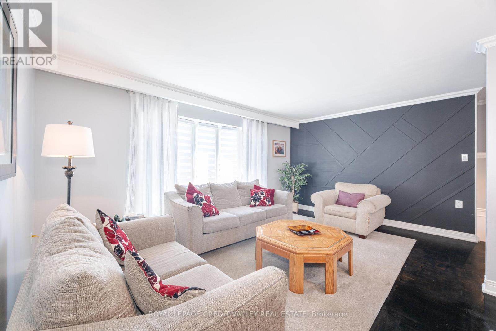 












54 GONDOLA CRESCENT

,
Brampton,




Ontario
L6S1W6


