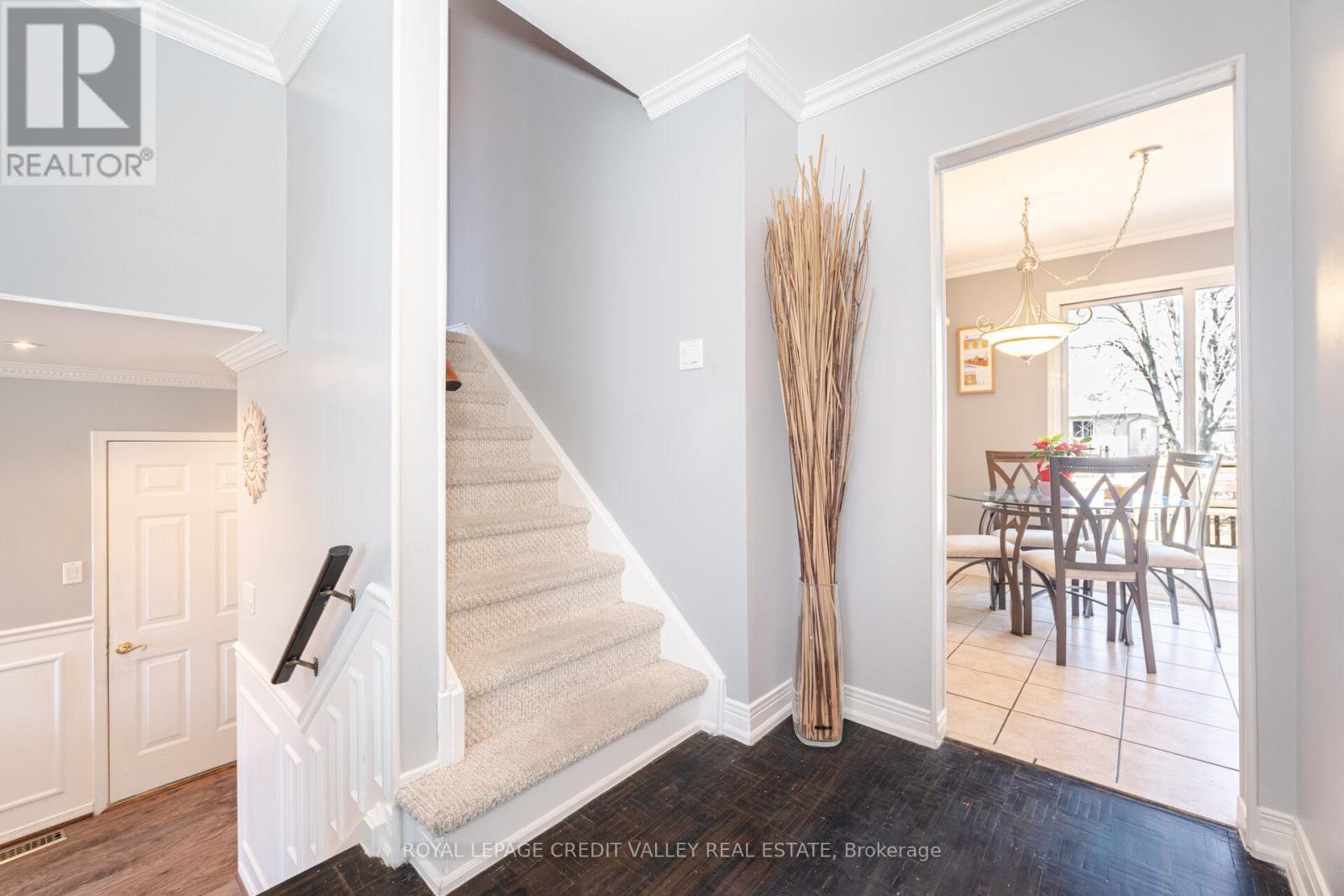 












54 GONDOLA CRESCENT

,
Brampton,




Ontario
L6S1W6

