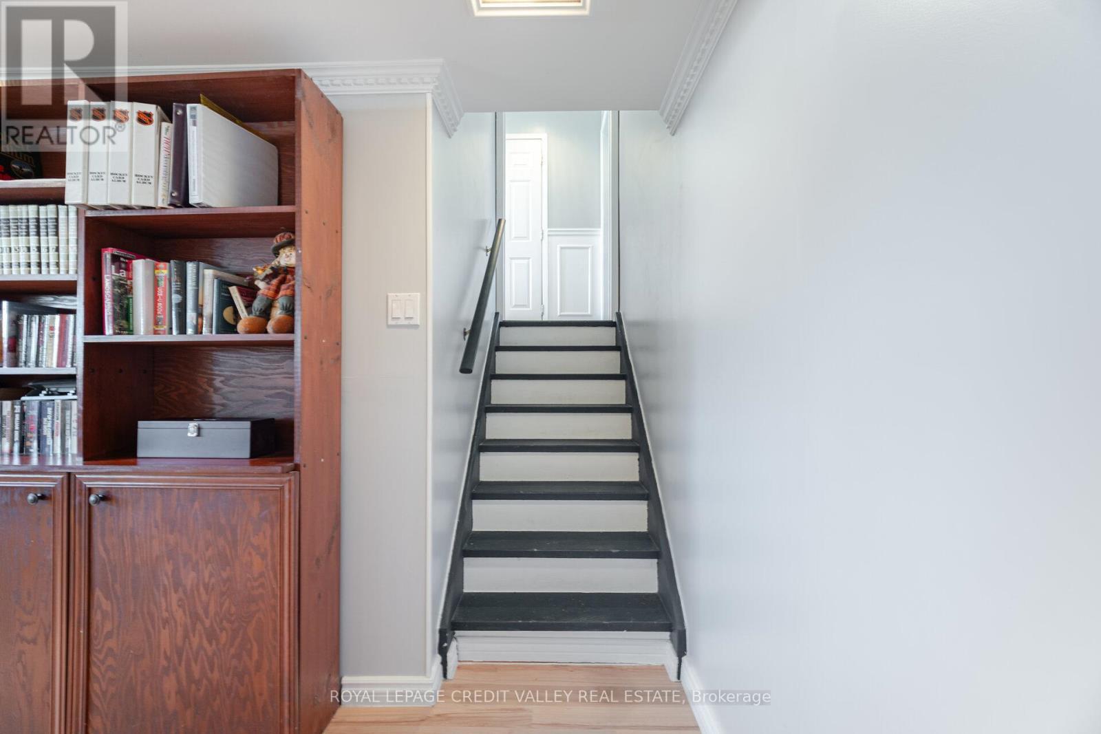 












54 GONDOLA CRESCENT

,
Brampton,




Ontario
L6S1W6

