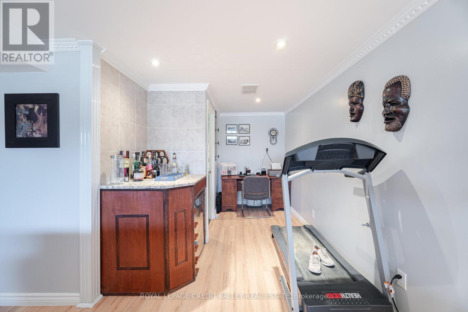 












54 GONDOLA CRESCENT

,
Brampton,




Ontario
L6S1W6

