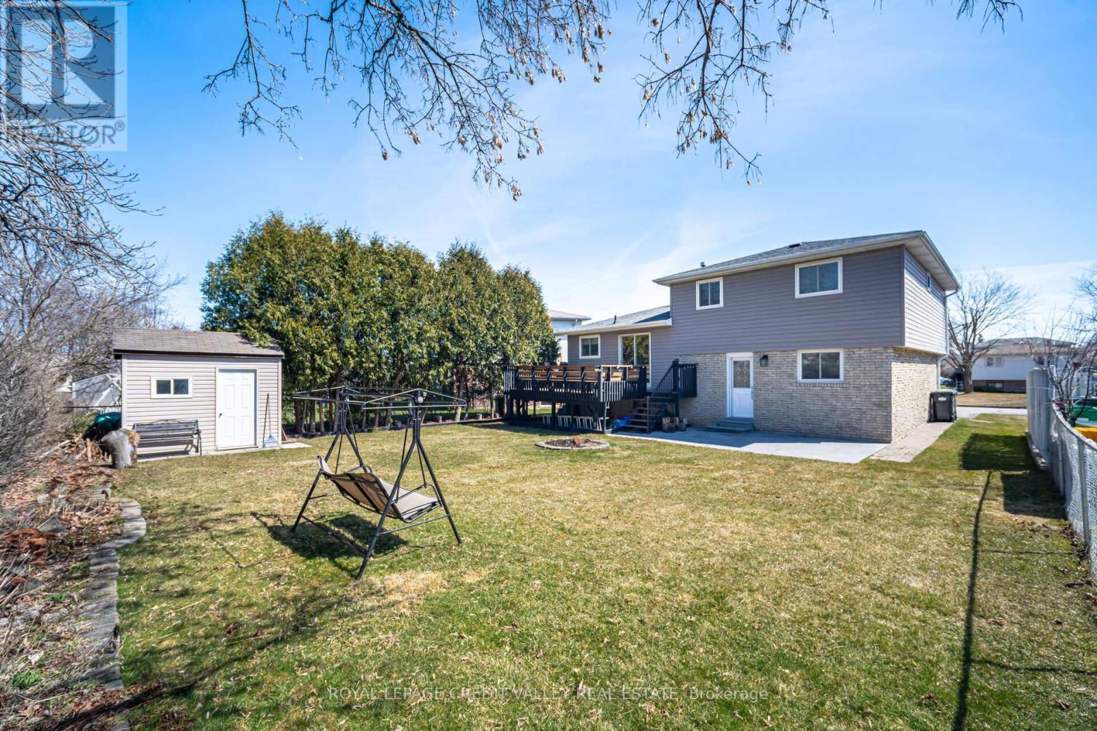 












54 GONDOLA CRESCENT

,
Brampton,




Ontario
L6S1W6

