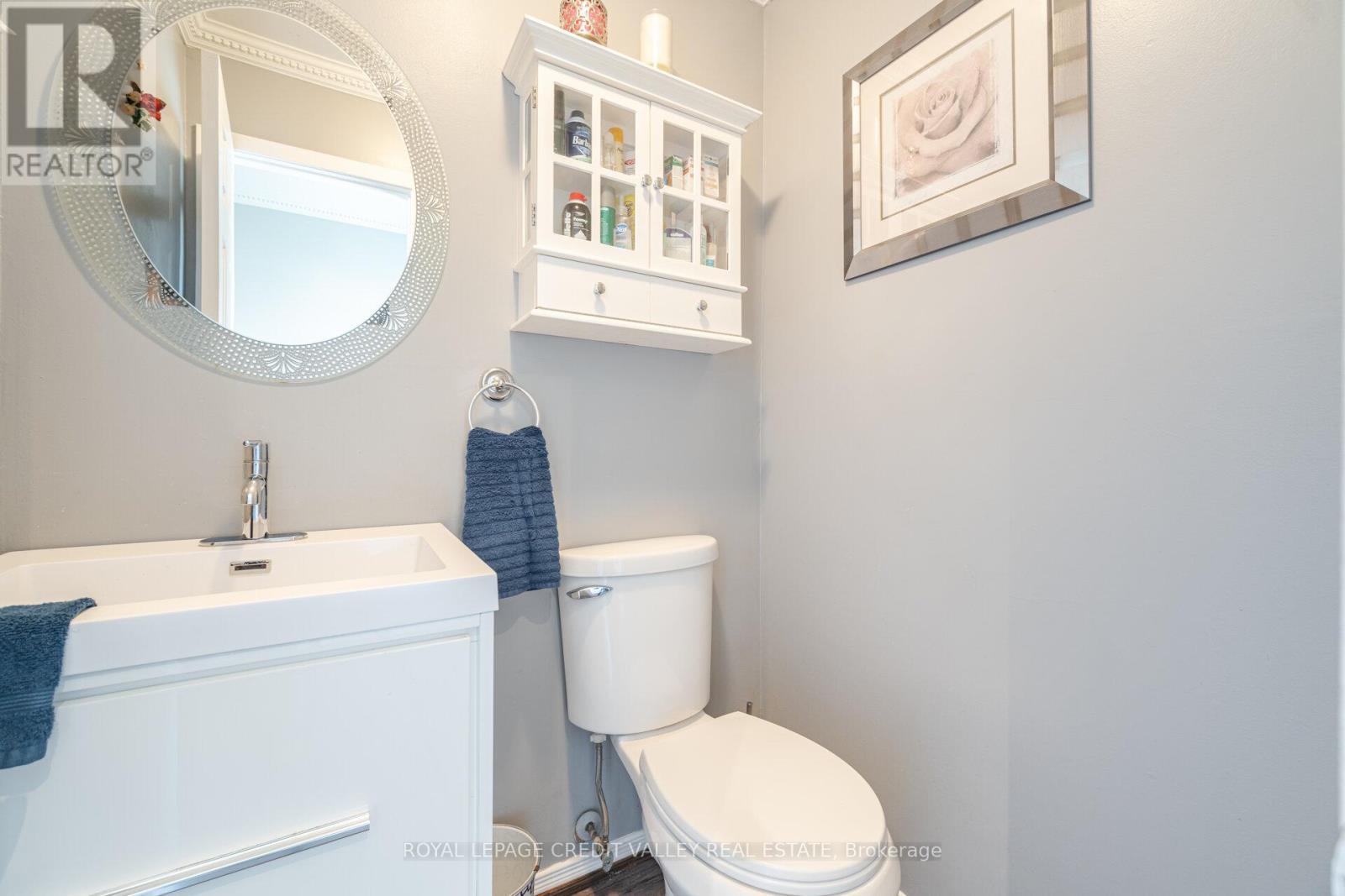 












54 GONDOLA CRESCENT

,
Brampton,




Ontario
L6S1W6

