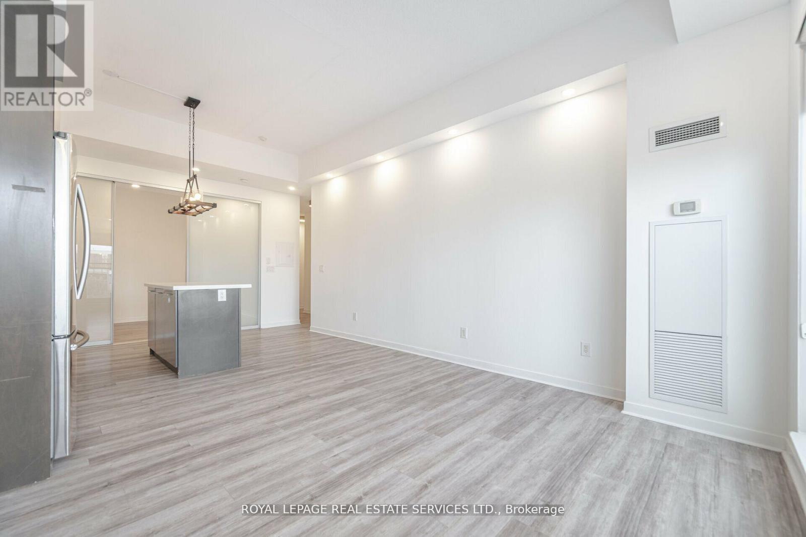 












602 - 360 SQUARE ONE DRIVE

,
Mississauga,




Ontario
L5B0E6

