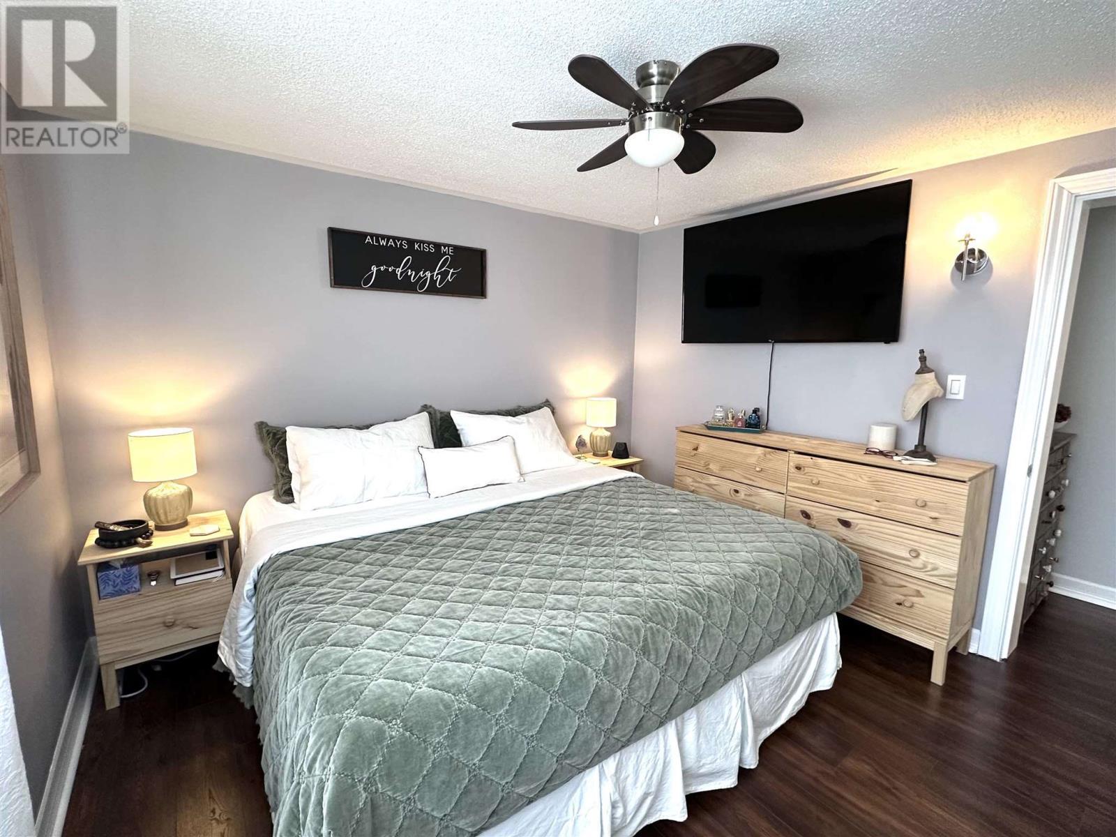 












1 Gillanders RD

,
Elliot Lake,




Ontario
P5A1W4

