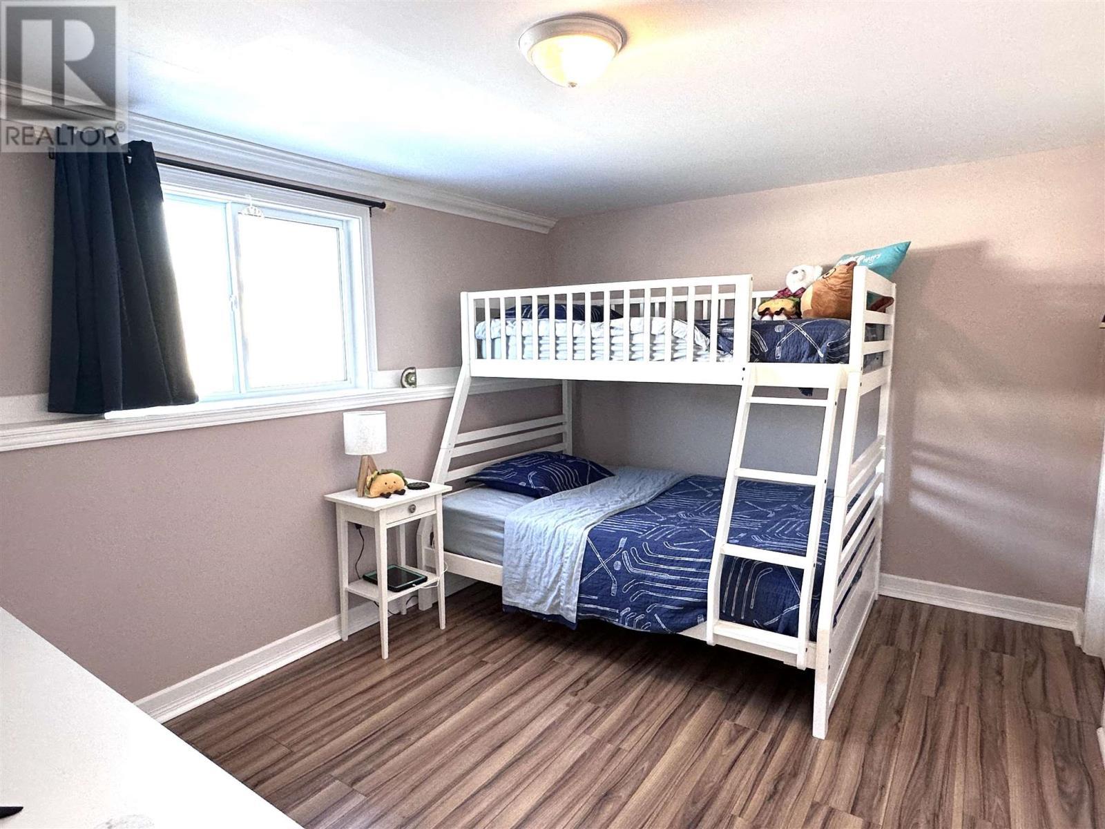 












1 Gillanders RD

,
Elliot Lake,




Ontario
P5A1W4

