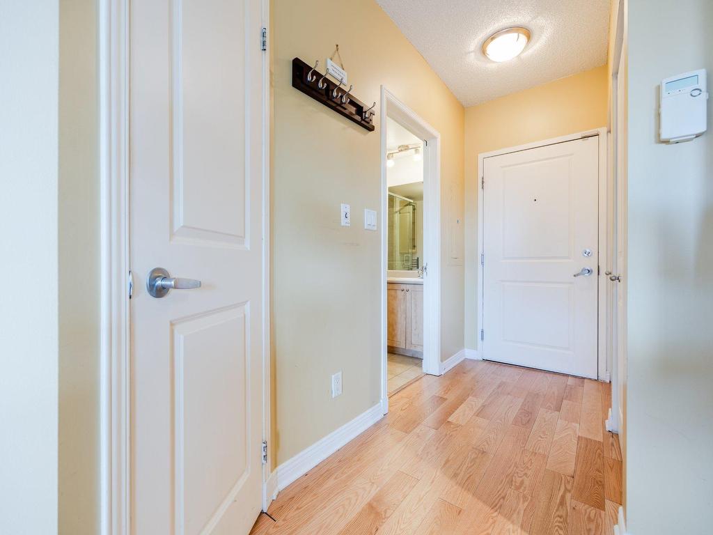 









551


Rue de la Montagne

, 610,
Montréal (Ville-Marie),




QC
H3C6S4

