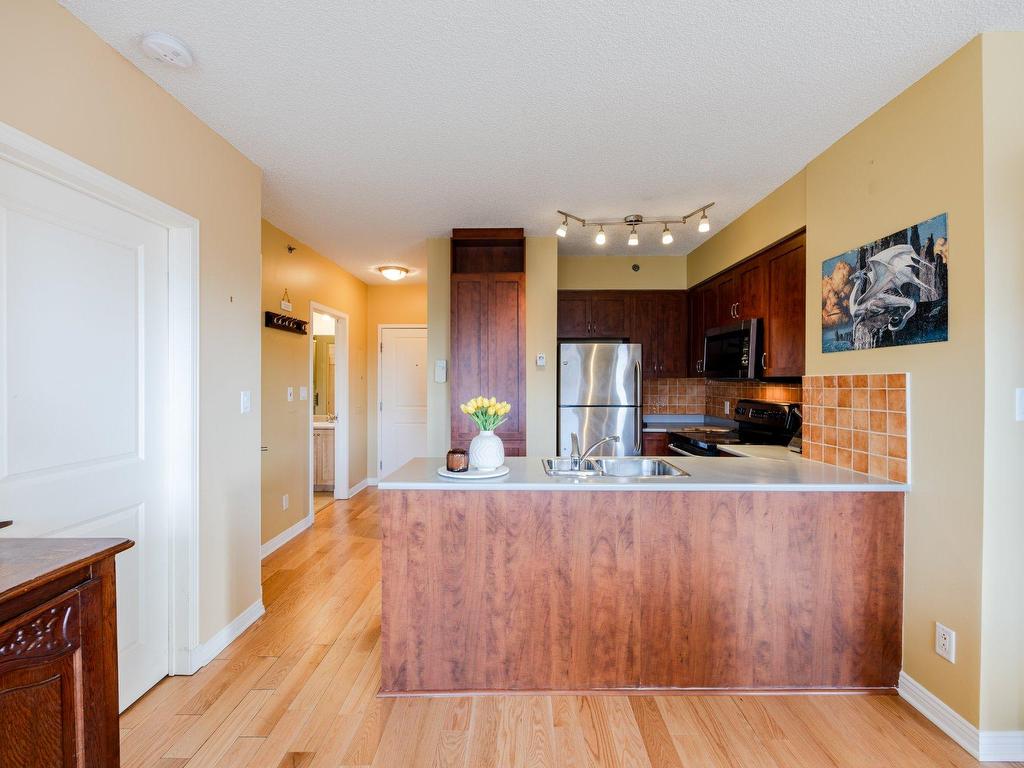 









551


Rue de la Montagne

, 610,
Montréal (Ville-Marie),




QC
H3C6S4

