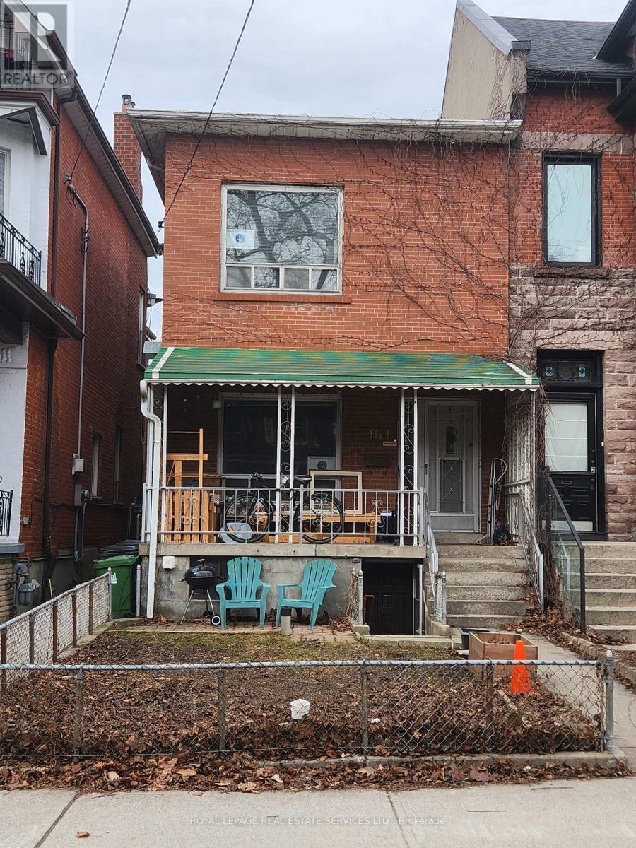 












464 EUCLID AVENUE

,
Toronto,




Ontario
M6G2S9

