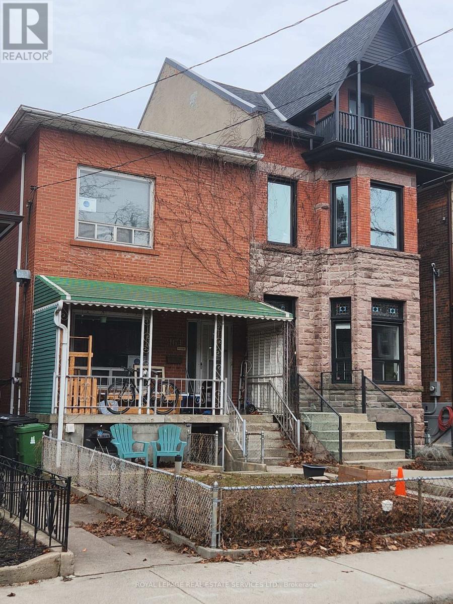 












464 EUCLID AVENUE

,
Toronto,




Ontario
M6G2S9

