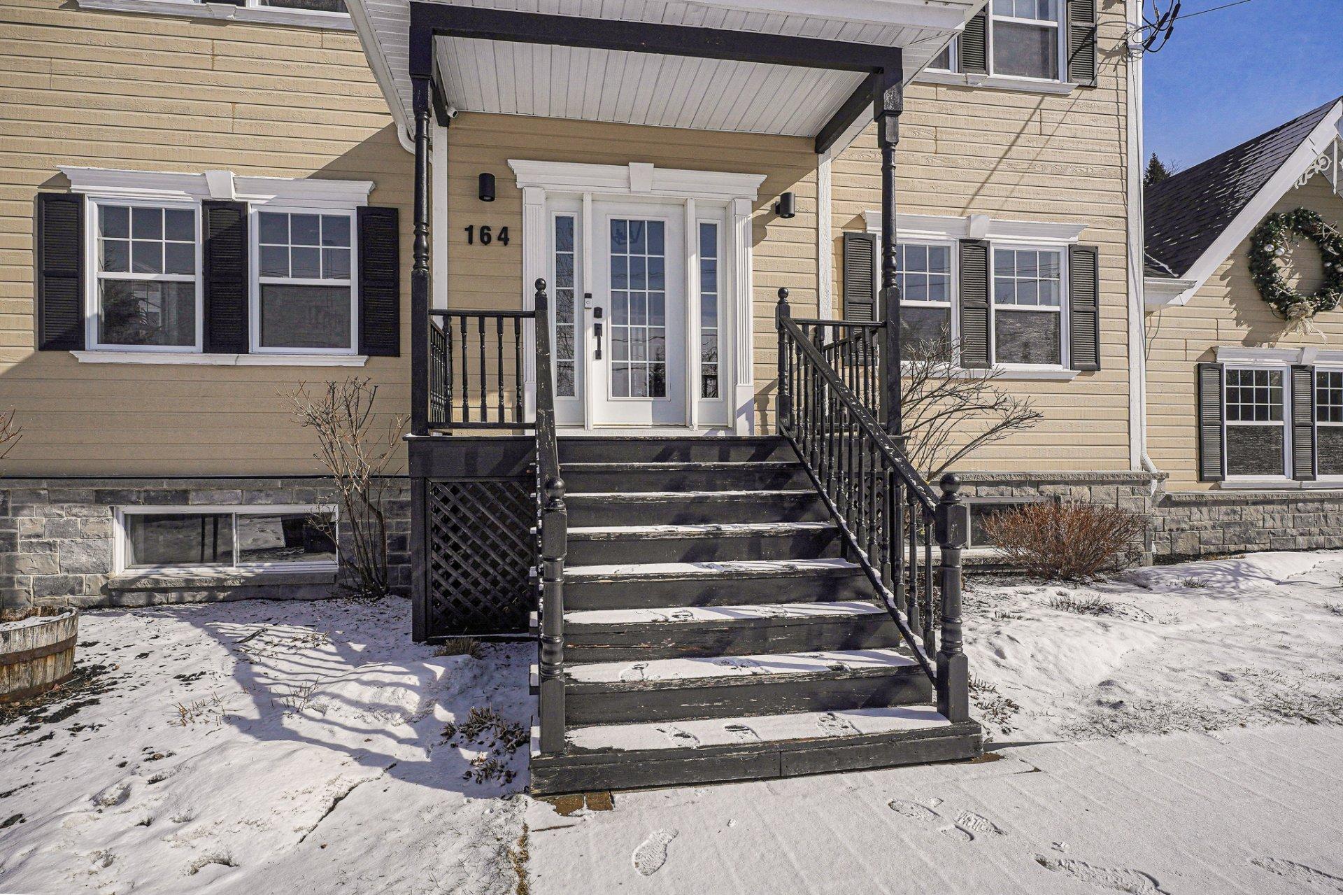









164


Ch. du Mont-Catherine

,
Sainte-Agathe-des-Monts,




QC
J8C1W4

