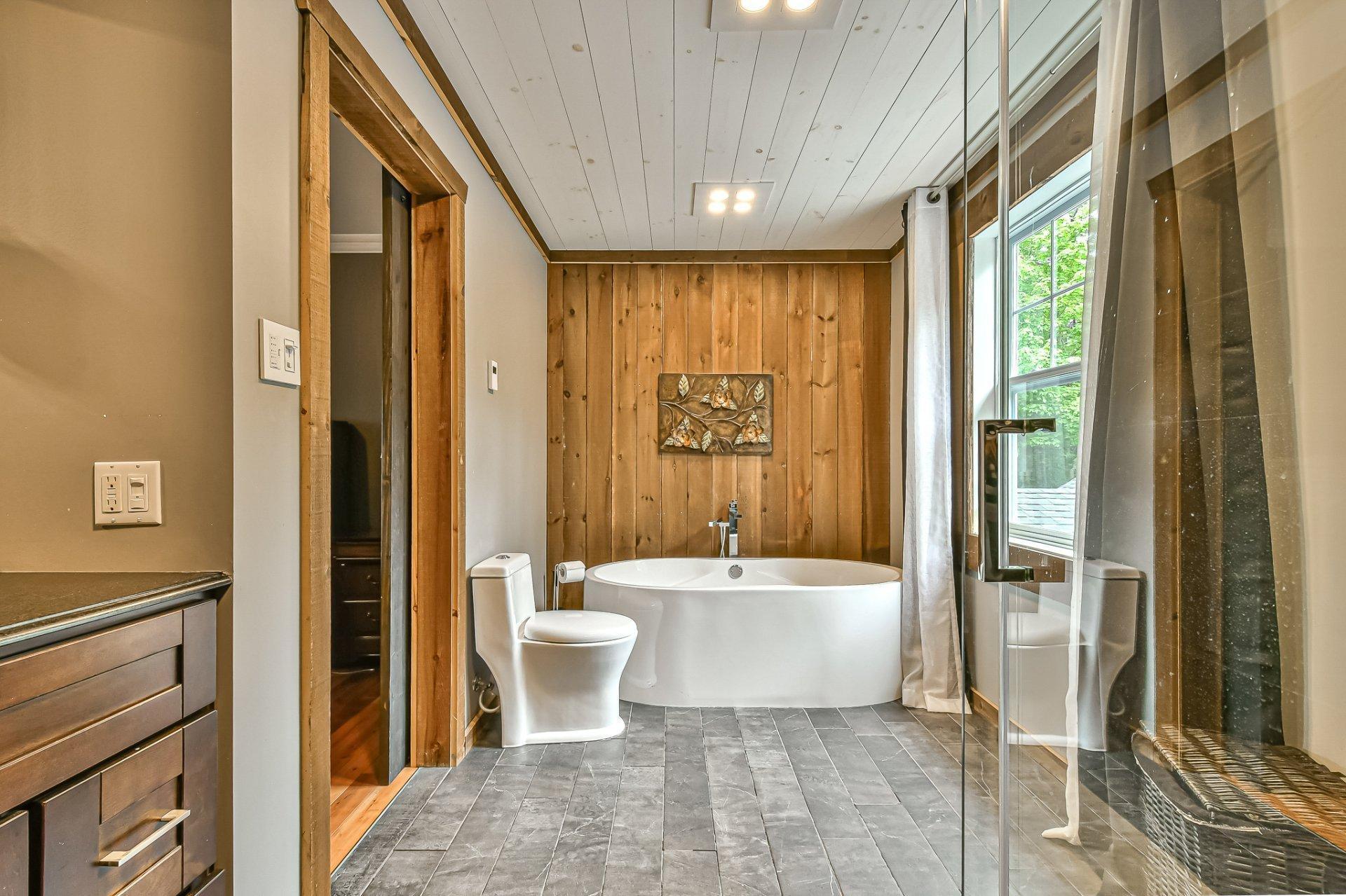 









164


Ch. du Mont-Catherine

,
Sainte-Agathe-des-Monts,




QC
J8C1W4

