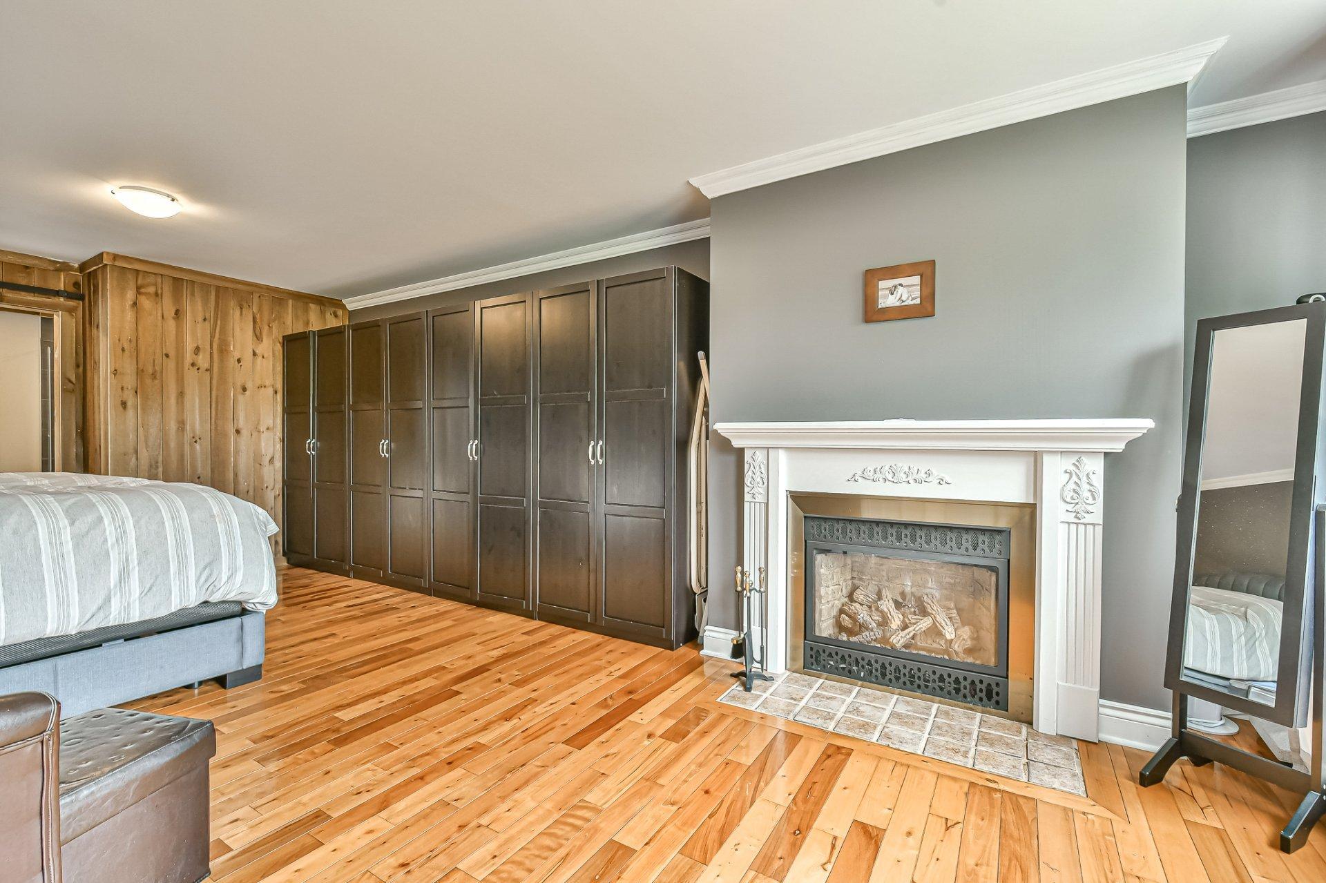 









164


Ch. du Mont-Catherine

,
Sainte-Agathe-des-Monts,




QC
J8C1W4

