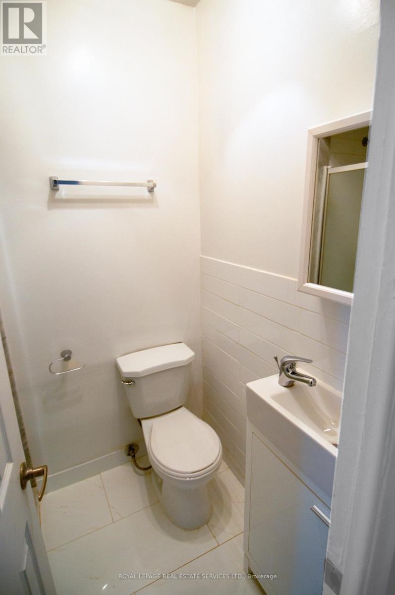 












3 - 271 ALBANY AVENUE

,
Toronto,




Ontario
M5R3C7

