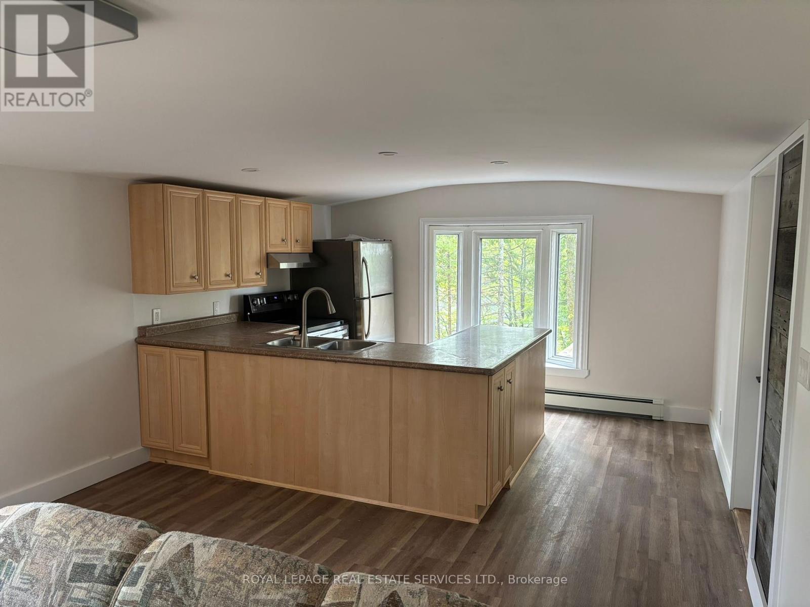 












EAGLE - 92 SWORDS ROAD

,
Whitestone,




Ontario
P0A1G0

