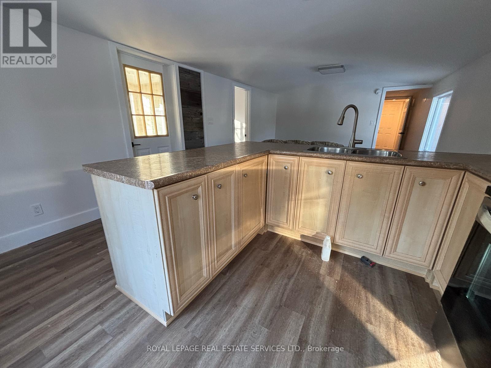 












EAGLE - 92 SWORDS ROAD

,
Whitestone,




Ontario
P0A1G0

