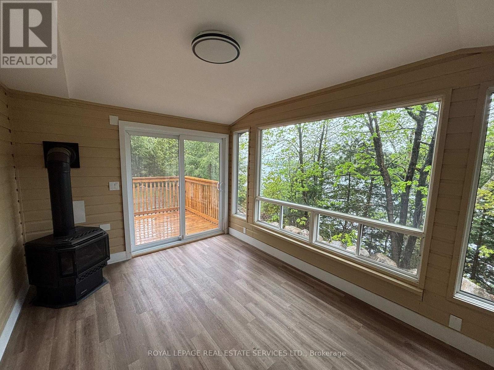 












EAGLE - 92 SWORDS ROAD

,
Whitestone,




Ontario
P0A1G0

