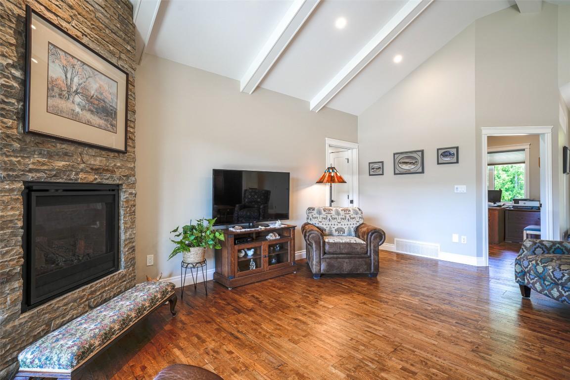 









6209


Tatlow

Road,
Salmon Arm,




BC
V1E 2X7


